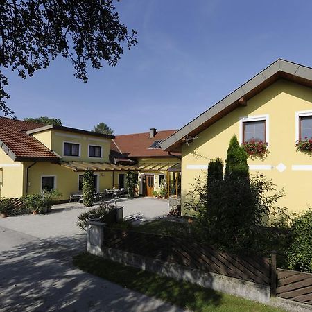 Privatzimmer Und Ferienwohnungen Leeb Persenbeug Eksteriør billede