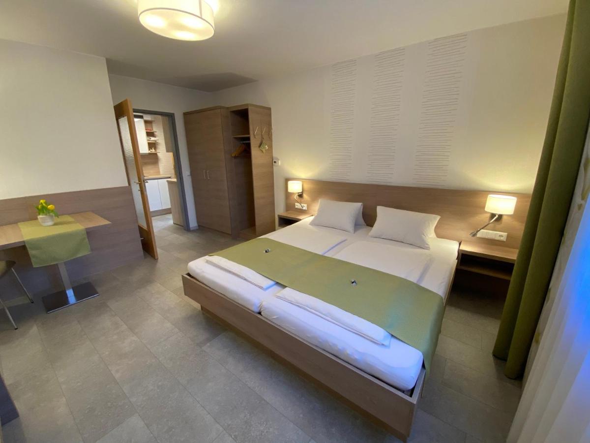 Privatzimmer Und Ferienwohnungen Leeb Persenbeug Eksteriør billede