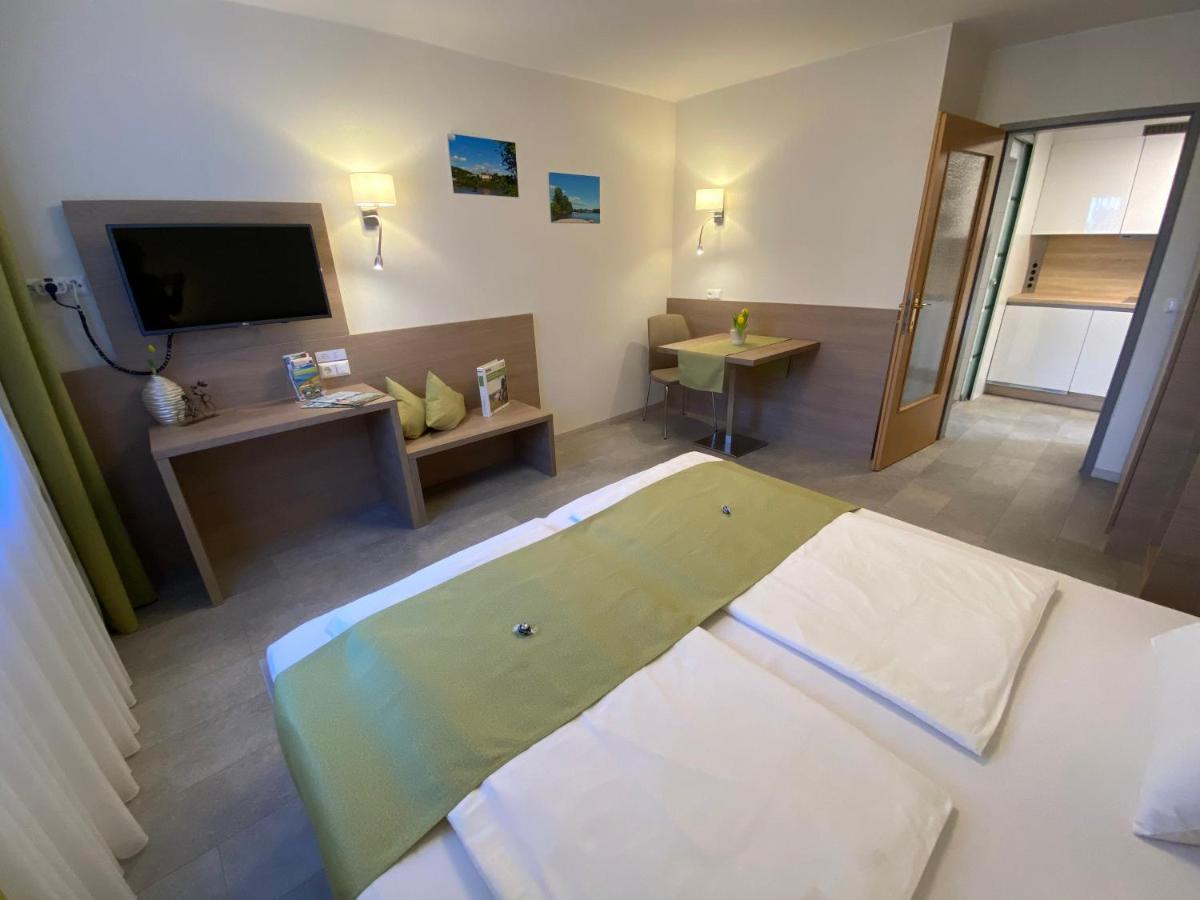 Privatzimmer Und Ferienwohnungen Leeb Persenbeug Eksteriør billede
