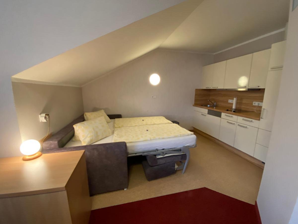 Privatzimmer Und Ferienwohnungen Leeb Persenbeug Eksteriør billede