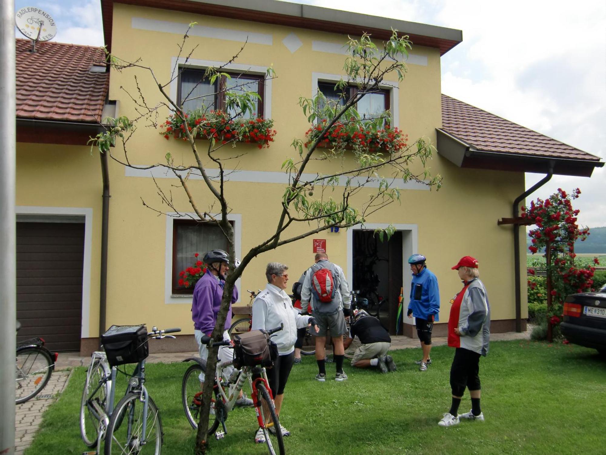 Privatzimmer Und Ferienwohnungen Leeb Persenbeug Eksteriør billede