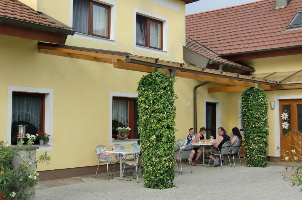 Privatzimmer Und Ferienwohnungen Leeb Persenbeug Eksteriør billede
