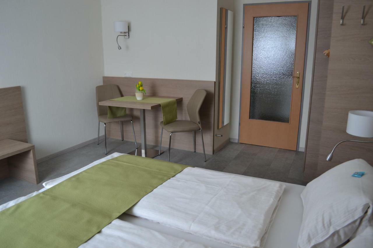 Privatzimmer Und Ferienwohnungen Leeb Persenbeug Eksteriør billede